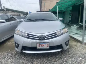 Toyota Corolla LE 4dr Sedan (1.8L 4cyl CVT) 2014 Silver