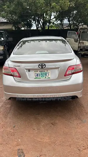 Toyota Camry LE 4dr Sedan (2.4L 4cyl 5A) 2008