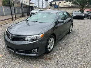 Toyota Camry SE 4dr Sedan (2.5L 4cyl 6A) 2012 Gray