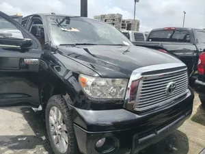 Toyota Tundra Regular Cab 4x4 2012 Black