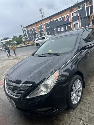 Hyundai Sonata Limited 2.0T Sedan (2.0L 4cyl 6A) 2013 Black