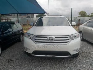 Toyota Highlander Limited 2012 White