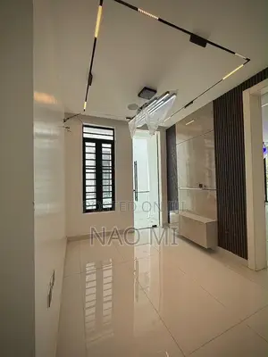 5Bed Duplex in Main Lekki Phase 1