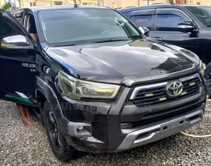 Toyota Hilux Revo Double Cab Petrol 2.7 AWD 2022 Black