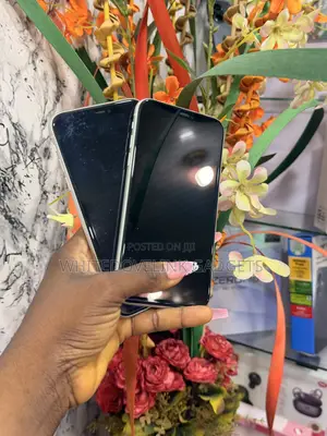 Apple iPhone 11 64 GB White