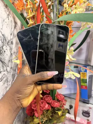 Apple iPhone 11 64 GB White