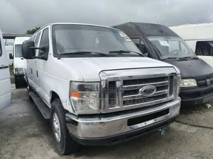 Ford E-350 2013 White