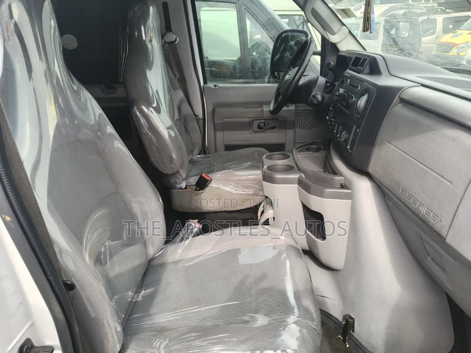 Ford E-350 2013 White
