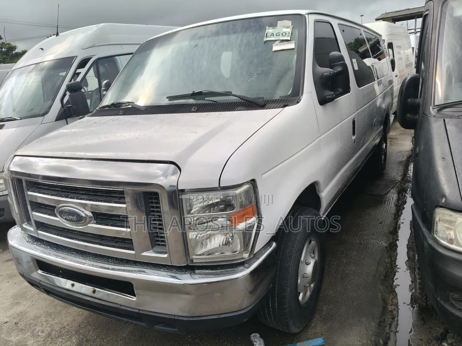 Ford E-350 2013 White