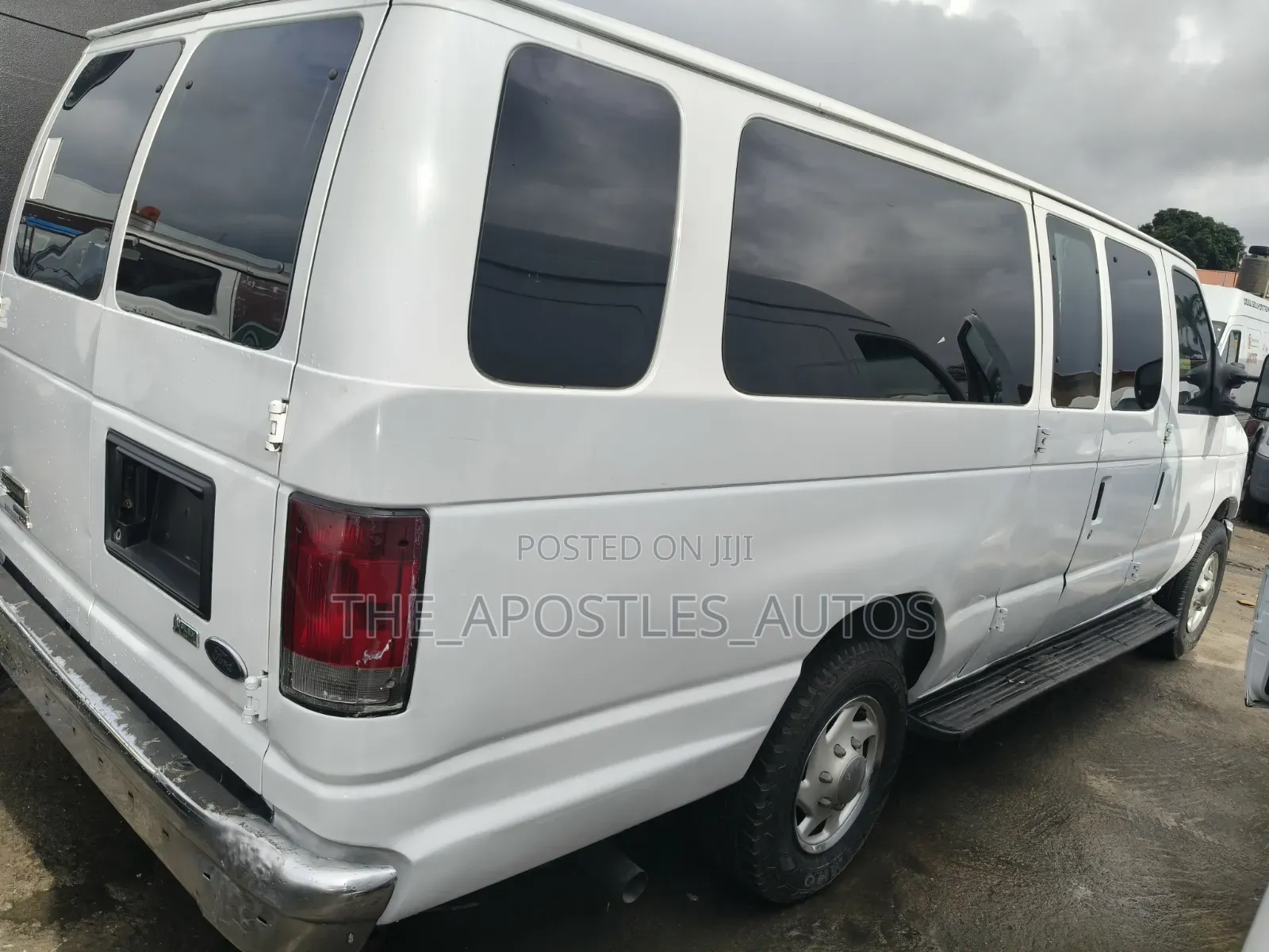 Ford E-350 2013 White
