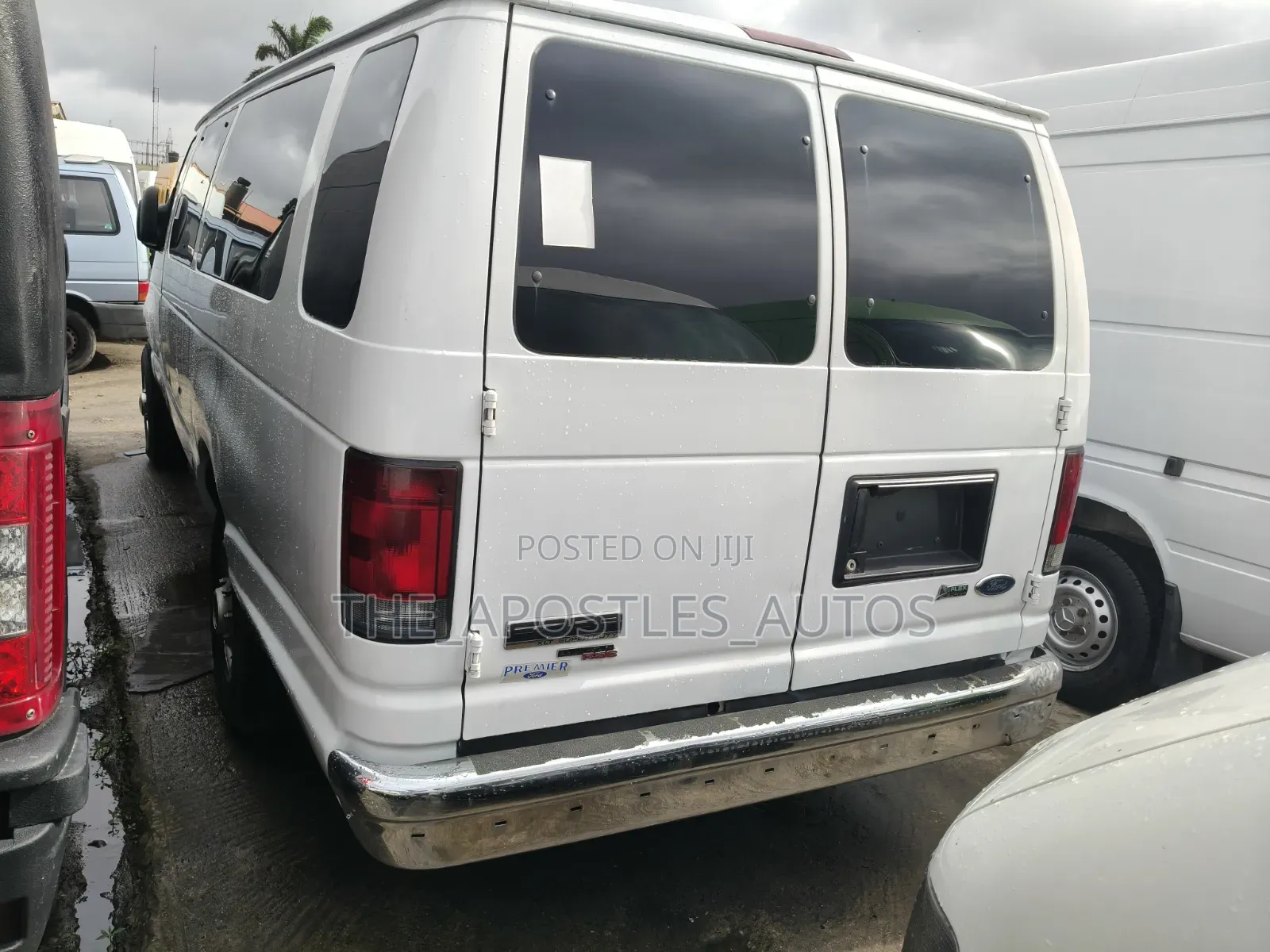 Ford E-350 2013 White