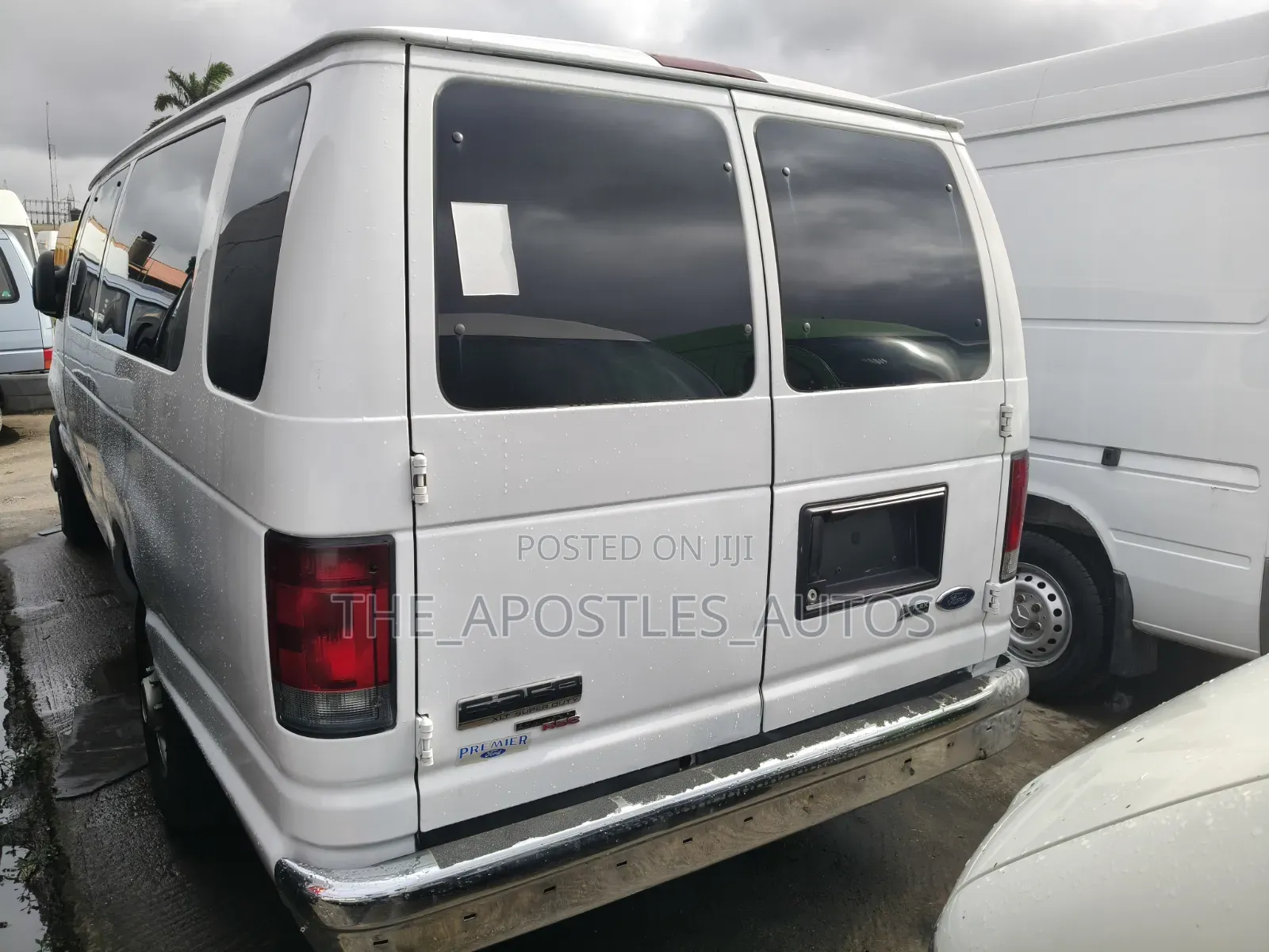 Ford E-350 2013 White