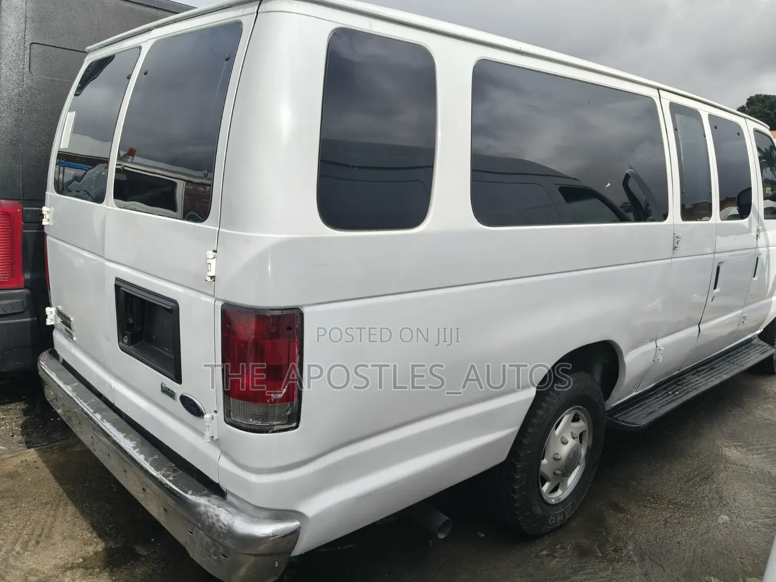 Ford E-350 2013 White