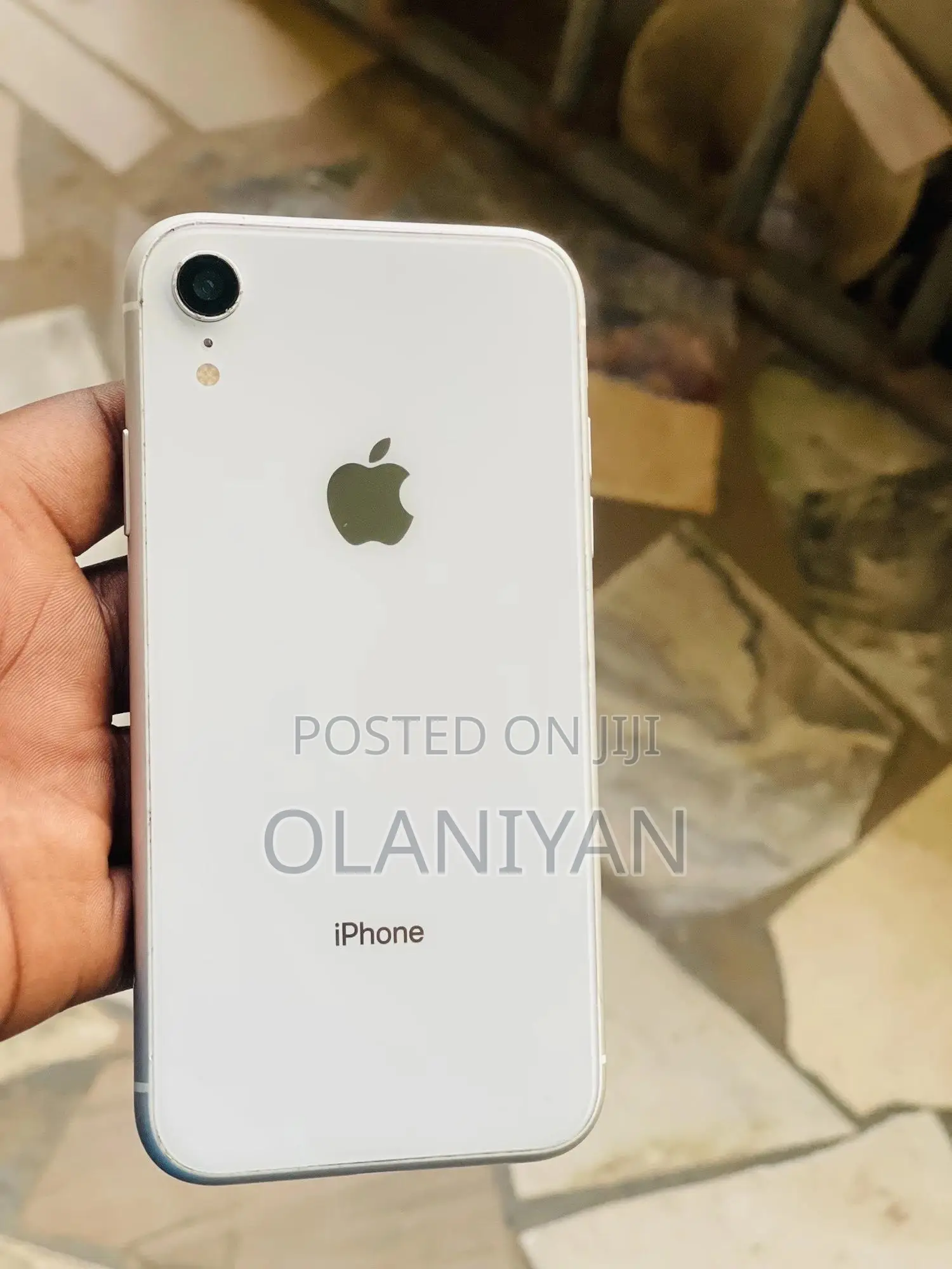 Apple iPhone XR 64 GB White
