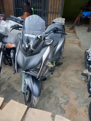 New Revoo E52 2026 Gray