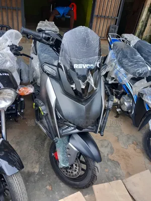 New Revoo E52 2026 Gray