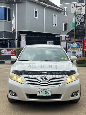 Toyota Camry LE 4dr Sedan (2.5L 4cyl 6A) 2011 Silver