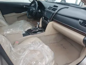 Toyota Camry XLE 4dr Sedan (2.5L 4cyl 6A) 2014 Silver
