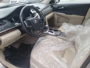 Toyota Camry XLE 4dr Sedan (2.5L 4cyl 6A) 2014 Silver