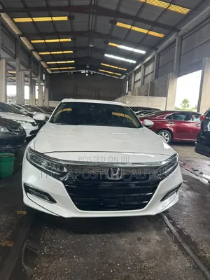 Honda Accord Touring 2.0T 2018 White