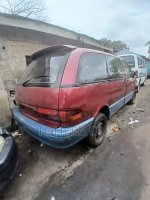 Toyota Previa 1998 Red