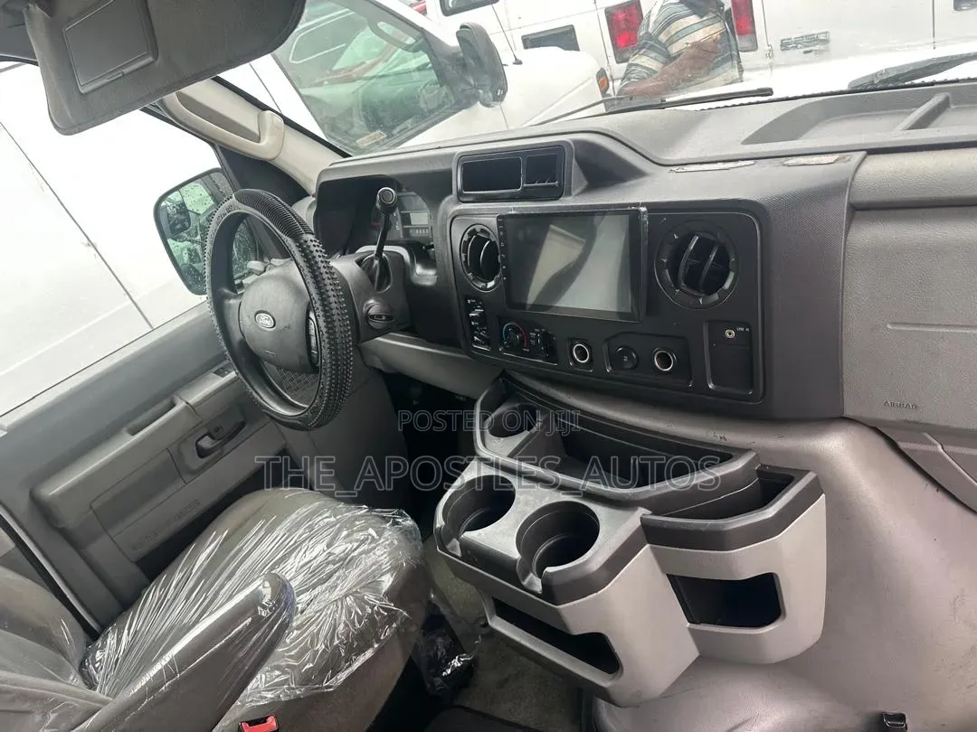 Ford E-350 2014 White