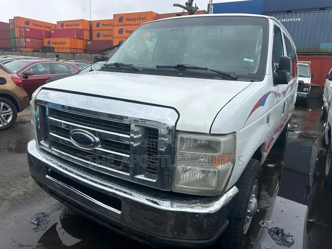 Ford E-350 2014 White