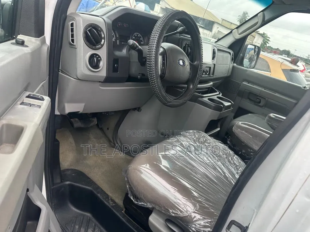 Ford E-350 2014 White