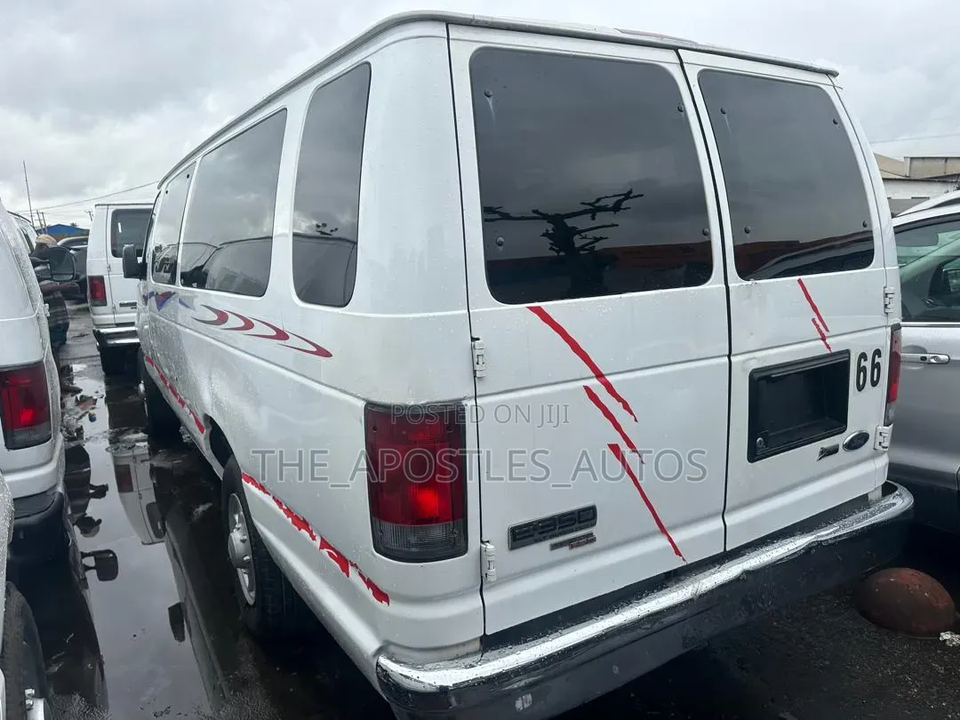 Ford E-350 2014 White