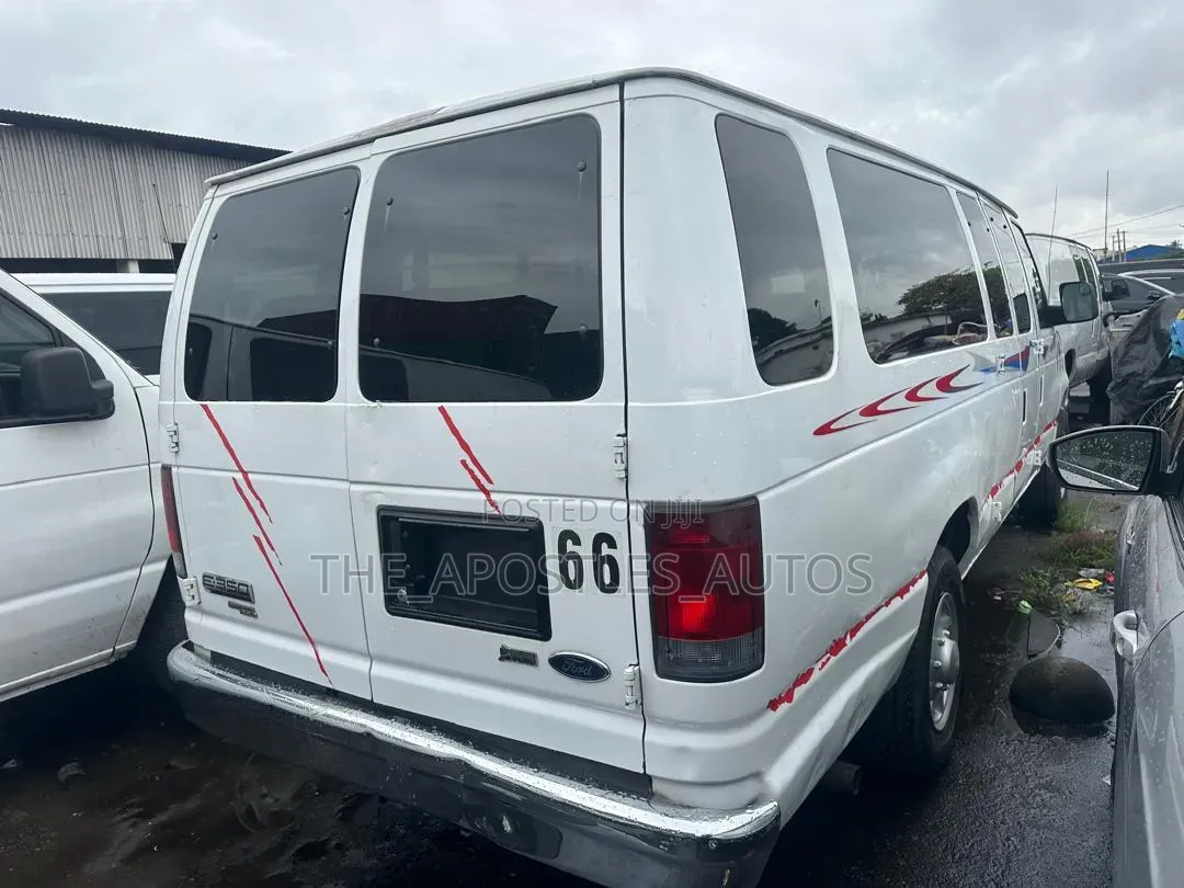 Ford E-350 2014 White