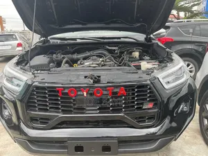 Toyota Hilux 2021 Black