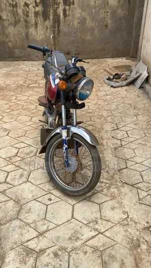 Bajaj Boxer 2010 Red