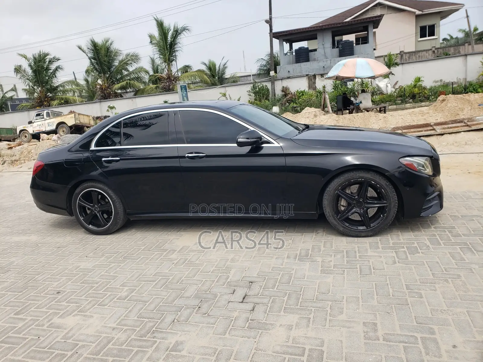 Mercedes-Benz E300 2017 Black