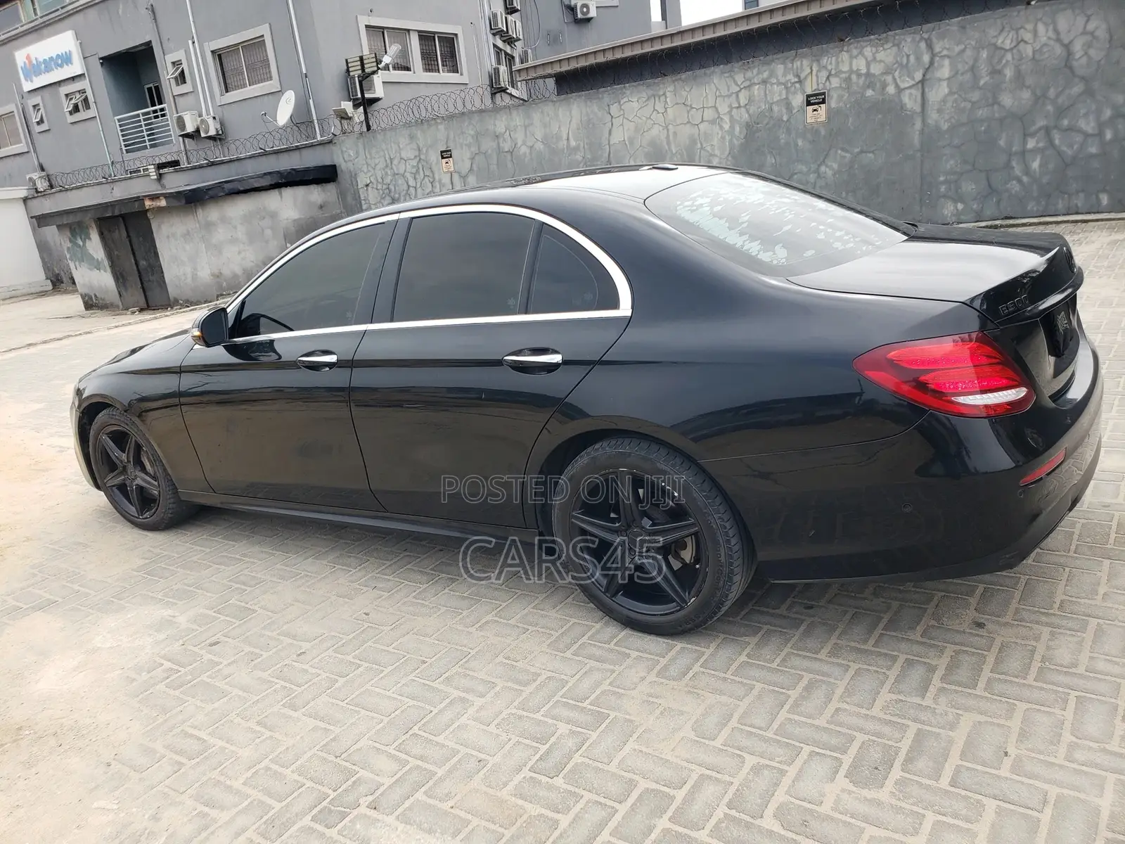 Mercedes-Benz E300 2017 Black