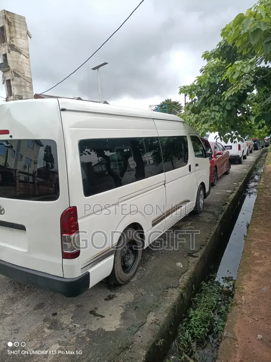 Toyota Coaster 2014 White