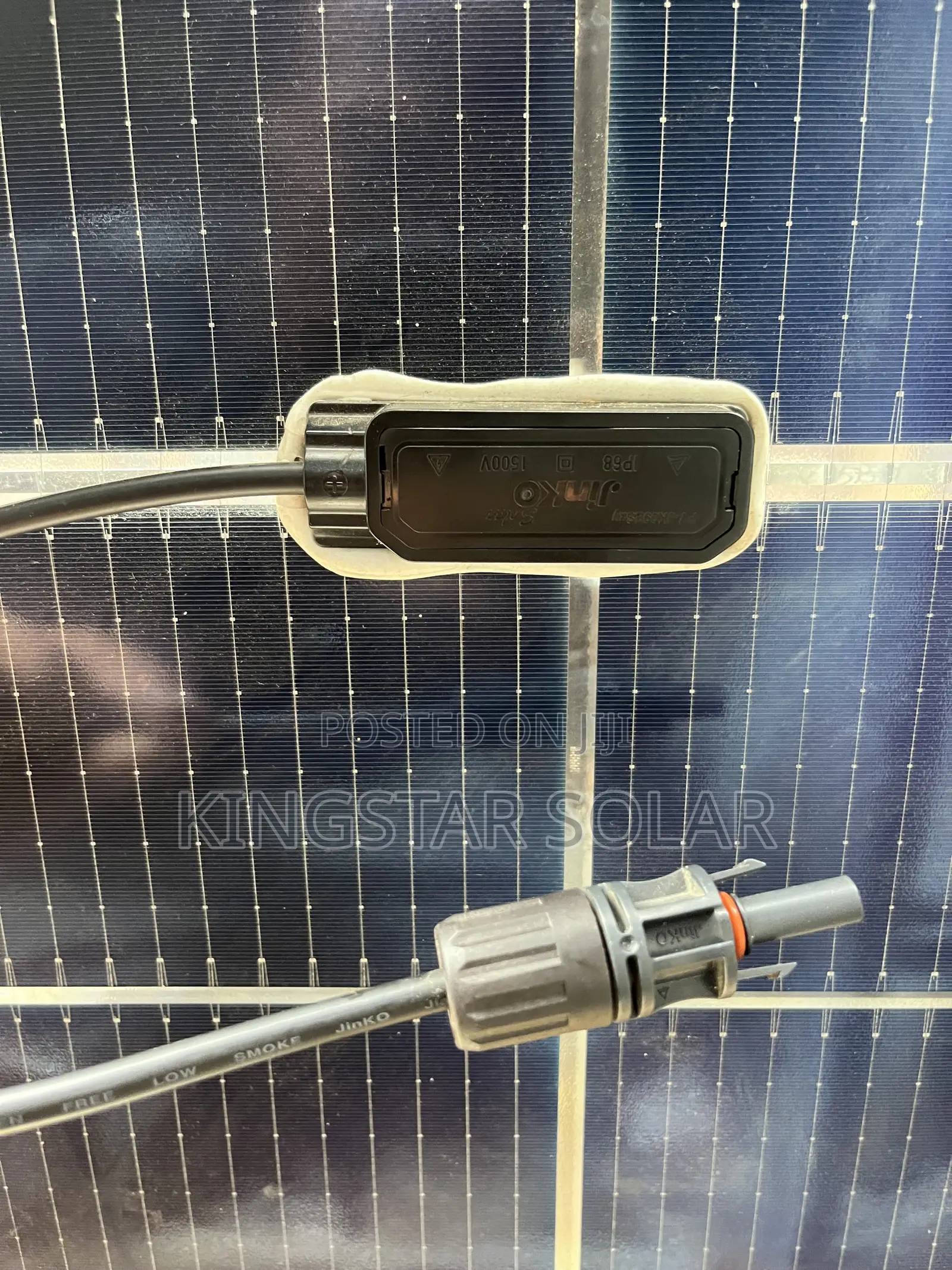 Jinko 650W Solar Panels