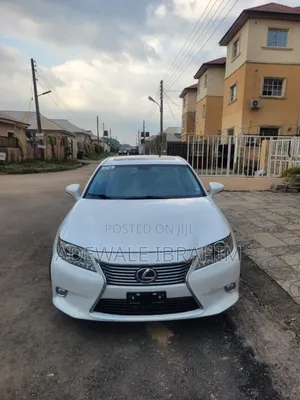 Lexus ES 350 FWD 2013 White