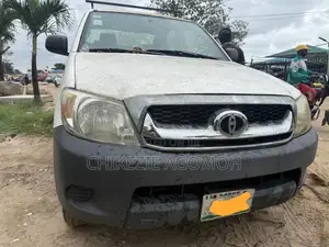 Toyota Hilux 2.0 VVT-i SRX 2010 White