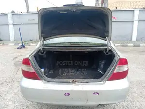 Toyota Camry 2004 Silver