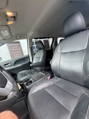 Toyota Sienna SE 8 Passenger (3.5L 6cyl 8A) 2017 Black