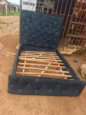 PREMIUM 4.5 by 6 BEDFRAME