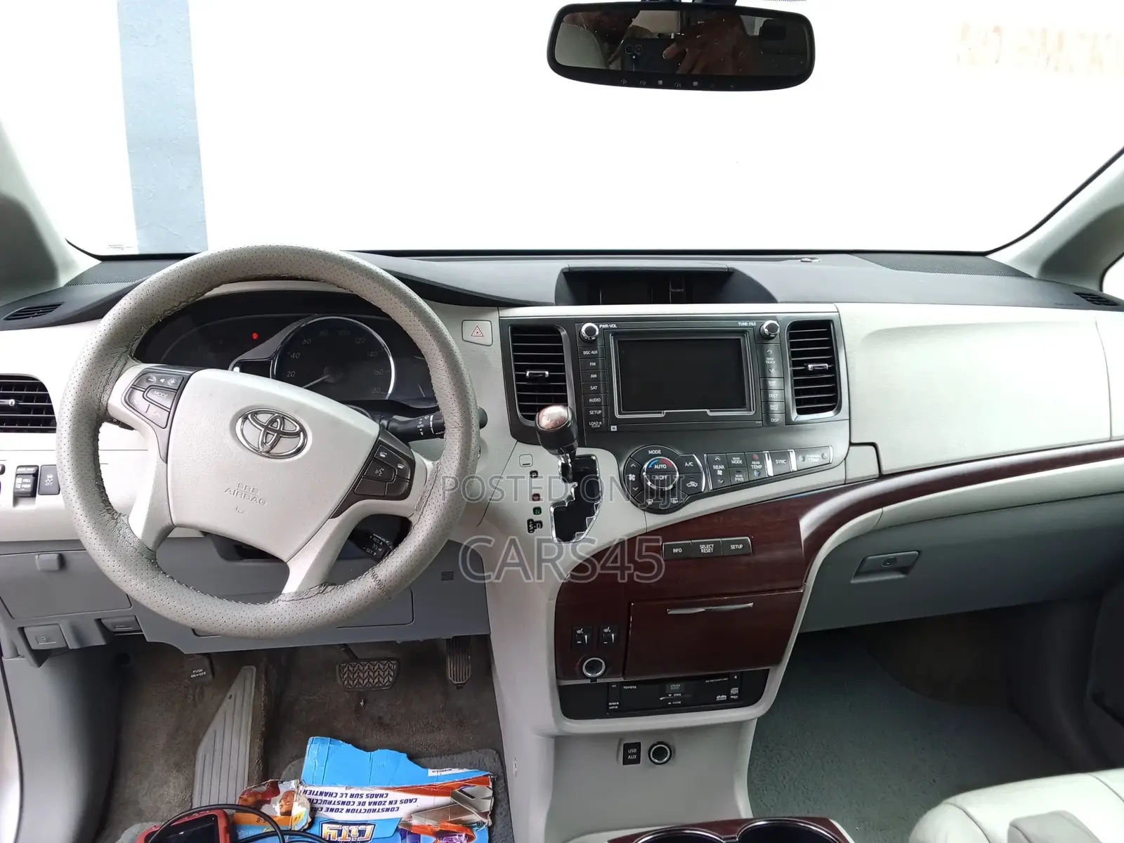Toyota Sienna 2012 Silver