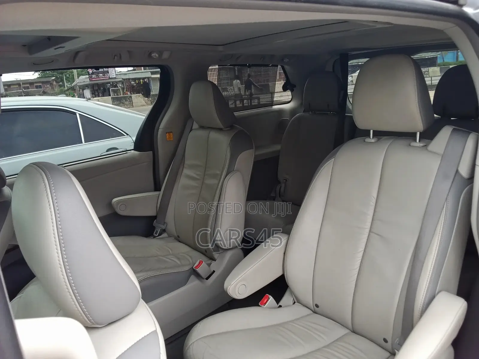 Toyota Sienna 2012 Silver