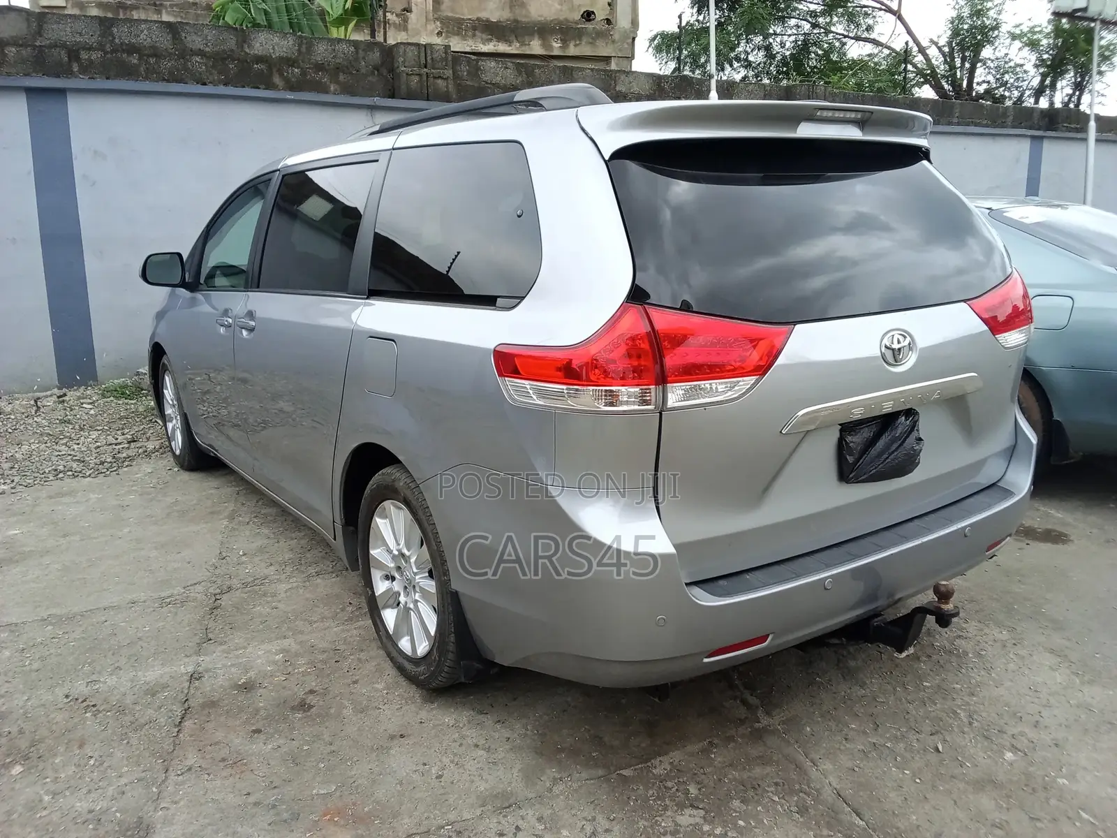 Toyota Sienna 2012 Silver