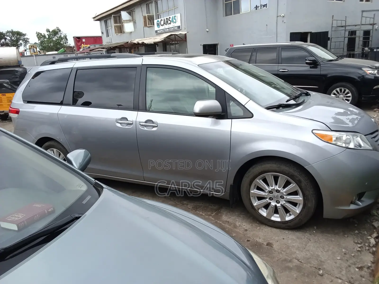 Toyota Sienna 2012 Silver