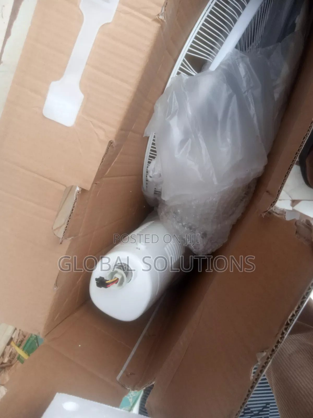 Fadar 18" Rechargeable Solar Fan