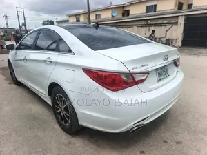 Hyundai Sonata Limited 2.0T Sedan (2.0L 4cyl 6A) 2013 Off white