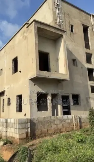 4bdrm Duplex in Ochacho Estate, Life Camp for sale