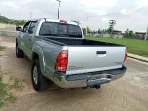 Toyota Tacoma 2006 Silver