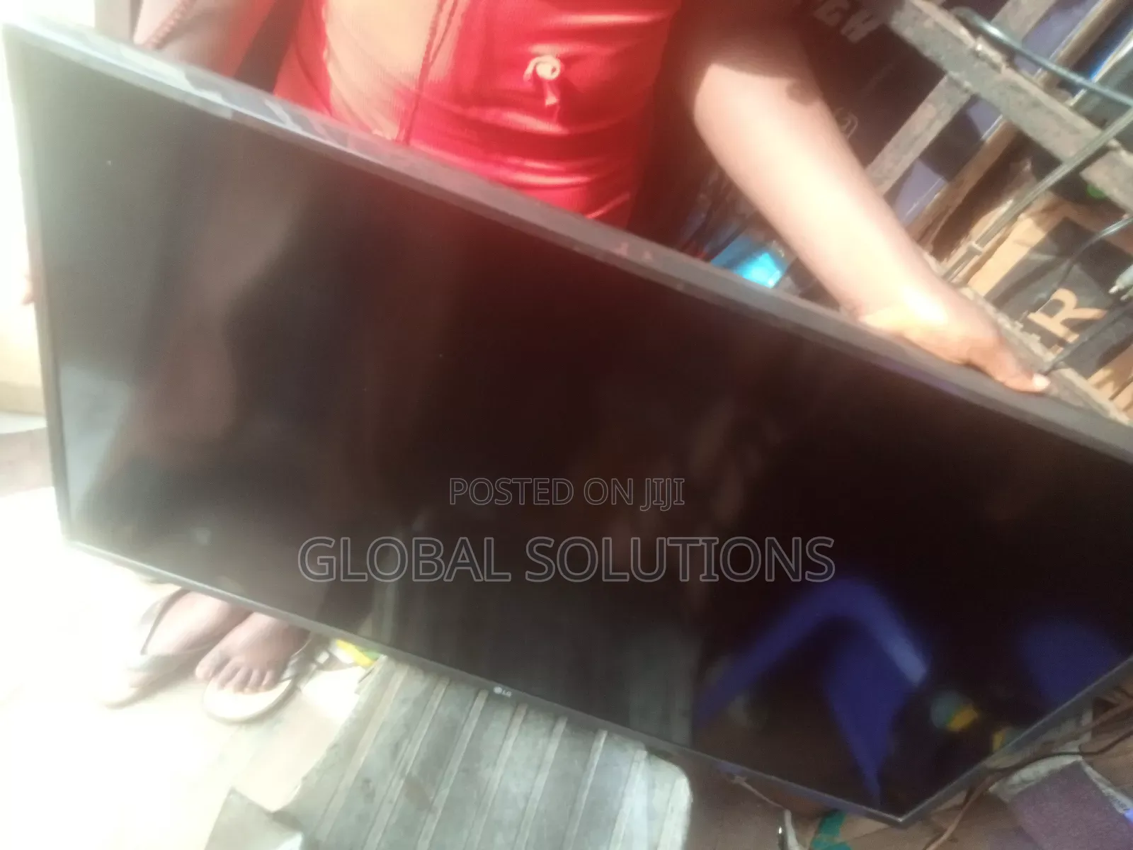 43" LG Smart TV